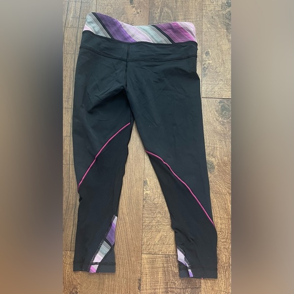 Lululemon Run Inspire Black Multi Stripe Mesh crop Legging Women activewear Sz 4 - Picture 5 of 7